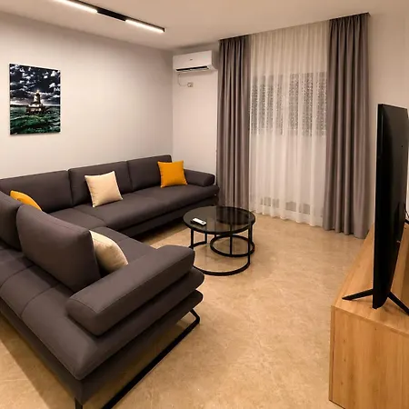Azurr * Durrës